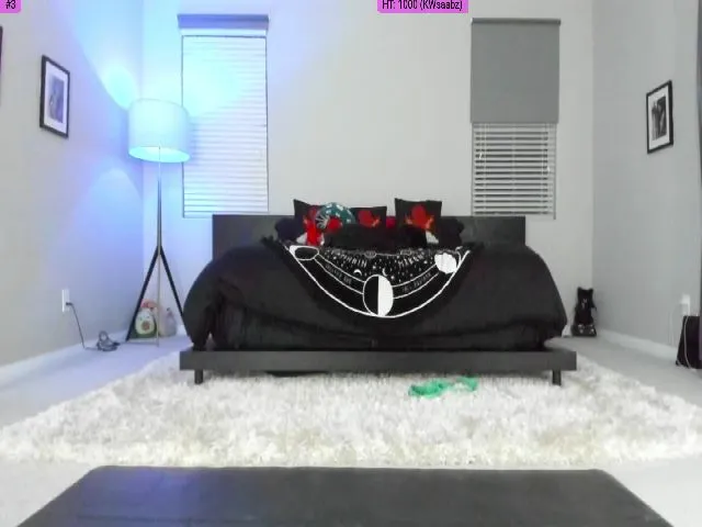 Live sex webcam photo for KasaraWood #260390310