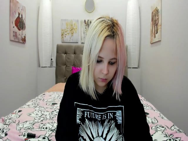 Live sex webcam photo for Helokit #260579173