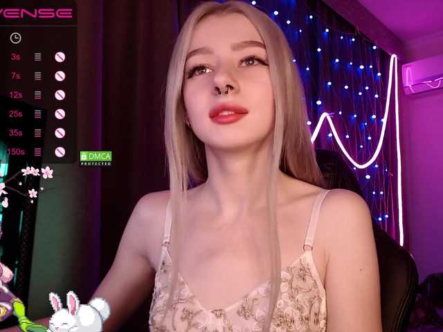 Live sex webcam photo for Annelitt #287948011