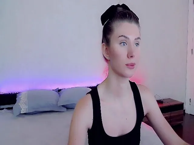 Live sex webcam photo for MalisaRobbyy #254533960