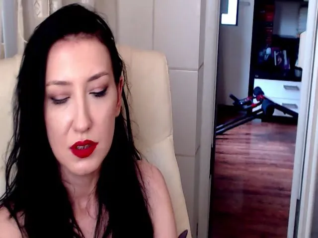 Live sex webcam photo for MistressNadia #261307832