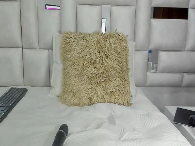 Live sex webcam photo for Scarlet_corte #256201994