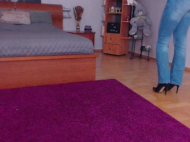 Live sex webcam photo for Petrra #241099800