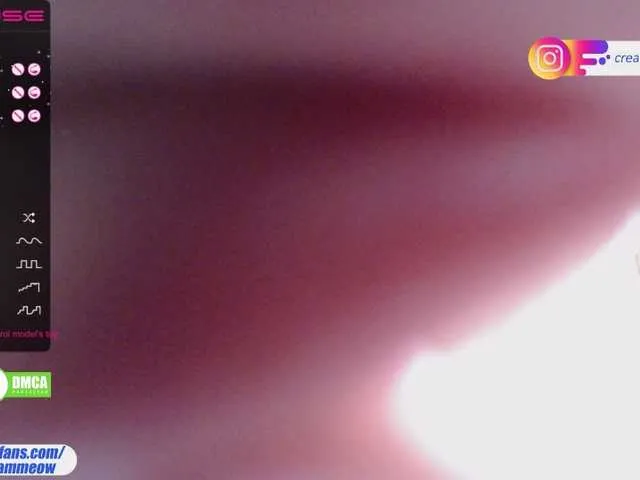 Live sex webcam photo for CreamMeow #241856124