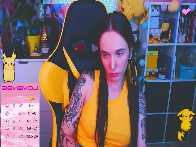 Live sex webcam photo for JinjerMoon #255644908
