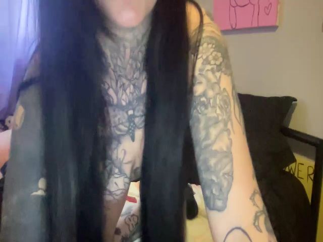 Live sex webcam photo for TATTOOBAMBI #258837828