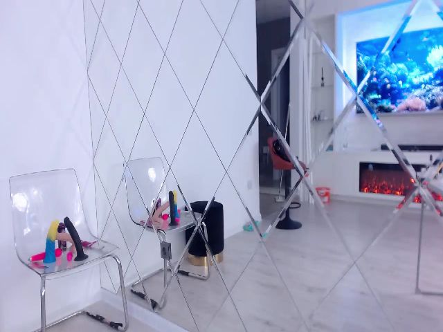 Live sex webcam photo for SexyElisabeth #262635924