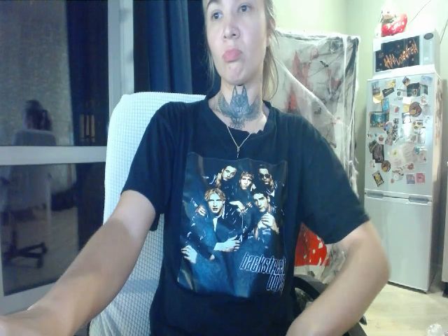 Live sex webcam photo for Angie_Wild #262349013