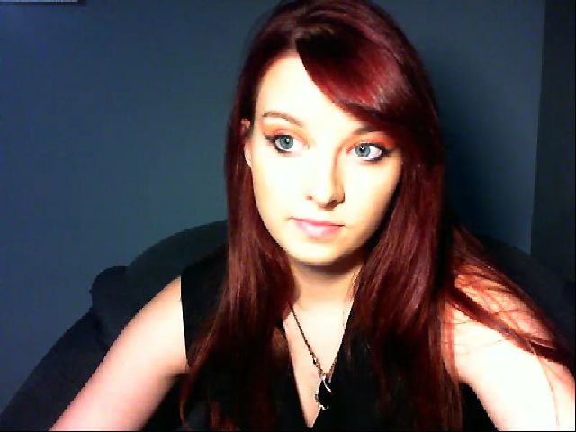 Live sex webcam photo for VirginLuna18 #264463916