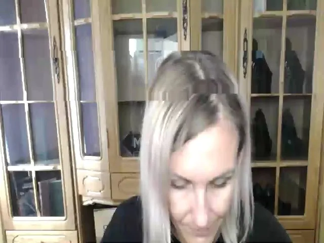 Live sex webcam photo for MiliEsiens #263586124