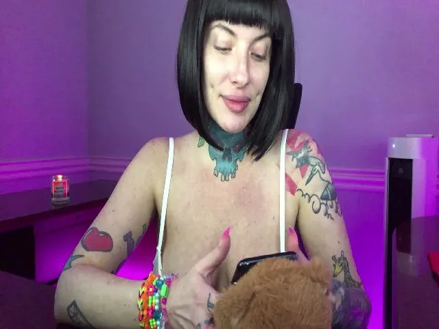 Live sex webcam photo for Kxtiemccxnn #256397652