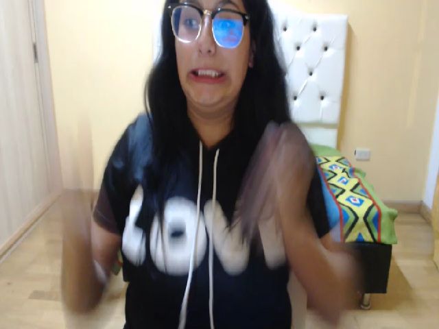 Live sex webcam photo for Aishafoxxx #252665778