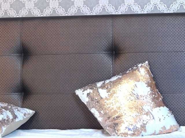 Live sex webcam photo for Emma-Doll #250204372