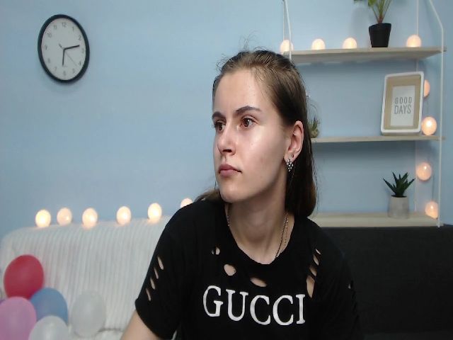 Live sex webcam photo for MollyTravis #255459228