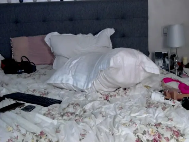 Live sex webcam photo for MilaGoddess_ #254463611