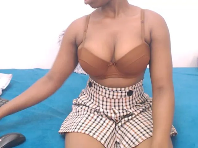 Live sex webcam photo for ChoclateSkinn #259778394