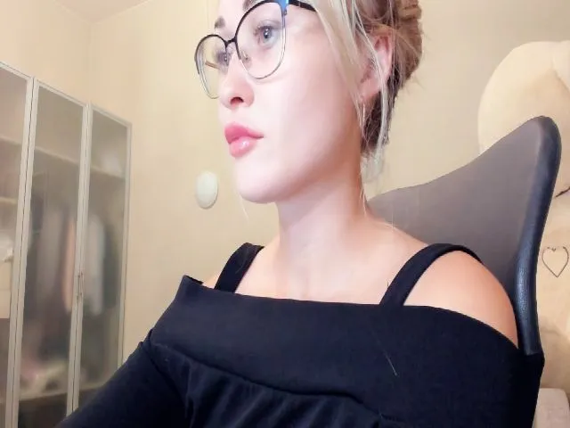 Live sex webcam photo for Mistress_Eva_ #257193014