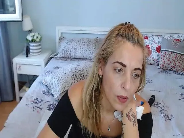 Live sex webcam photo for Layla2022 #264821608