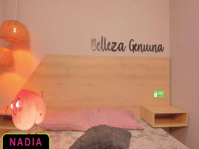 Live sex webcam photo for Nadiabenz_ #254799323