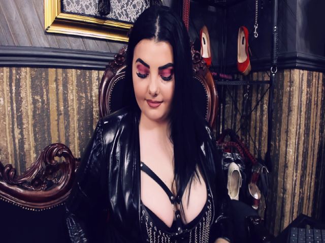 Live sex webcam photo for MelissaGlow #254798901