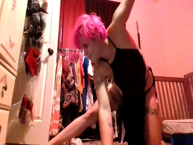 Live sex webcam photo for Potmommy222 #264648907