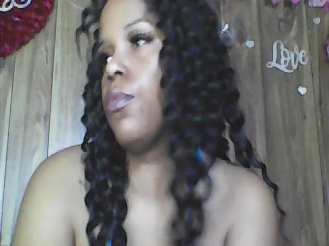 Live sex webcam photo for Pinkrackz100 #255705395