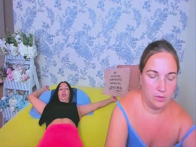 Live sex webcam photo for NikaRysa #254404086