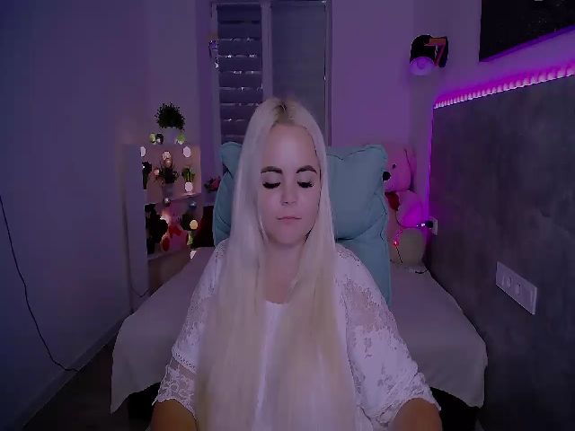 Live sex webcam photo for Jenni__fer #263989586