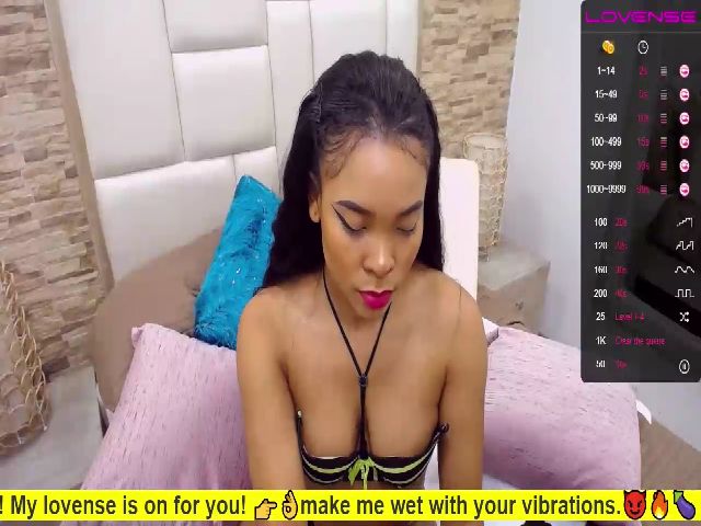 Live sex webcam photo for CoraimaHicks #260743294