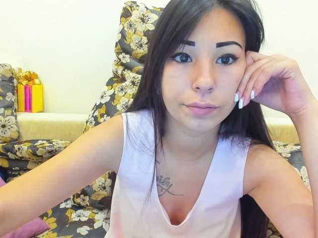 Live sex webcam photo for HotRose01 #255626076