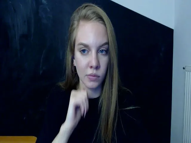 Live sex webcam photo for HappySecret_ #257047930