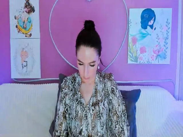 Live sex webcam photo for Lilly_Shine #259771535