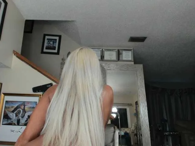 Live sex webcam photo for adrianna_fox #287953036