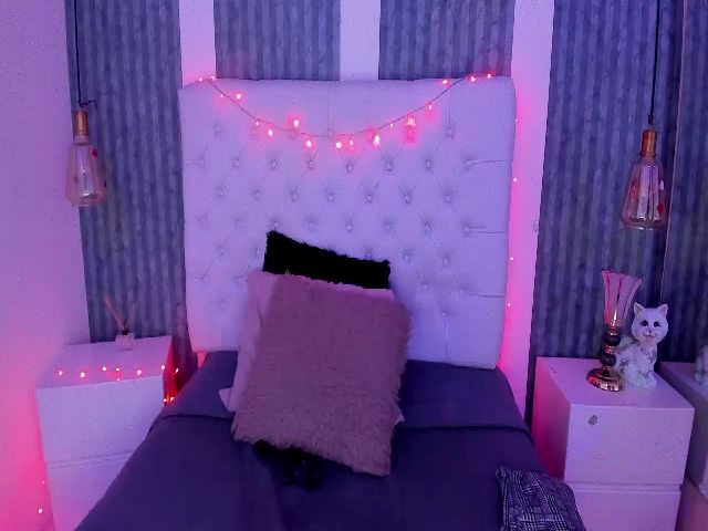 Live sex webcam photo for GENESIS_WELLS #262866304