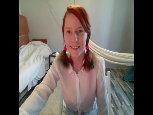 Live sex webcam photo for NikiFoks18 #252429234