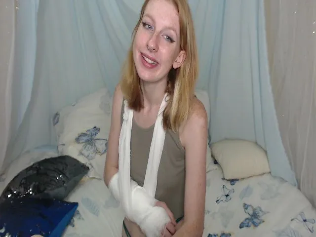 Live sex webcam photo for ImFoxx #255056306