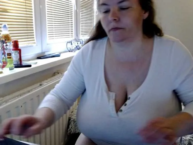 Live sex webcam photo for Bessy123 #242811860