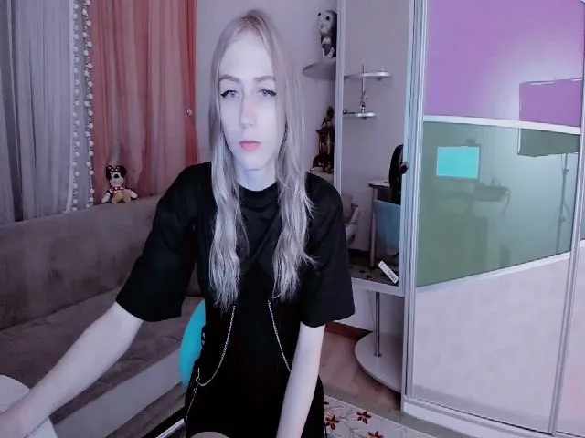 Live sex webcam photo for ScarletAmber #253232891