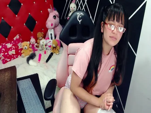 Live sex webcam photo for Pink_queenn #256248918