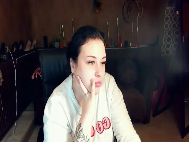 Live sex webcam photo for SerahMirabeli #257974396