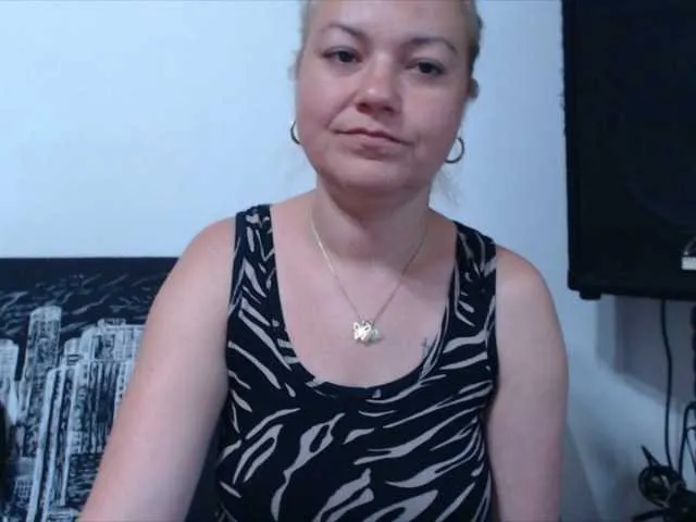 Live sex webcam photo for Softhottmilf #242213981