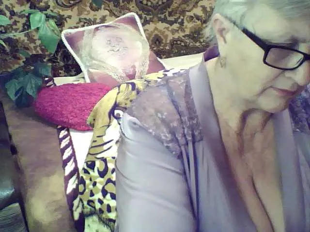 Live sex webcam photo for LolkaAlyss #287976311
