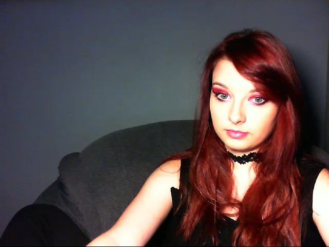 Live sex webcam photo for VirginLuna18 #260878530