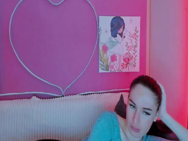 Live sex webcam photo for Lilly_Shine #261069658