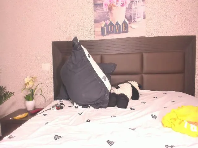 Live sex webcam photo for ErikaGold #255861835