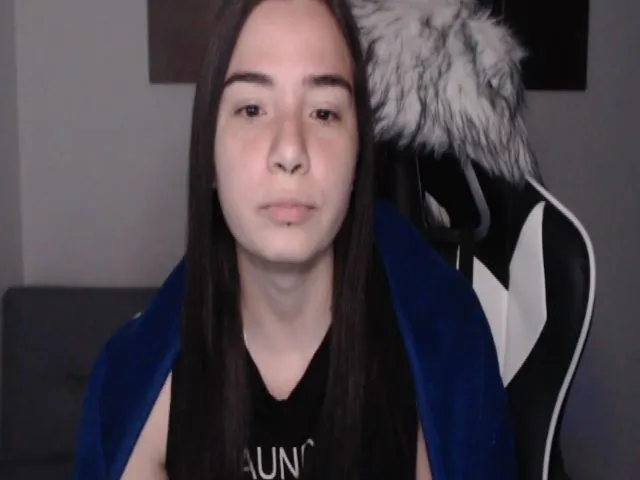 Live sex webcam photo for LycanGirl #254021430