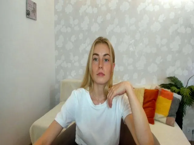 Live sex webcam photo for MissisRexa #255363976