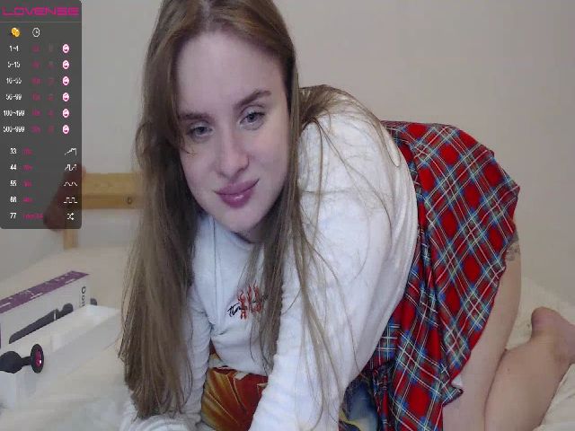 Live sex webcam photo for AliceSins1 #260213850