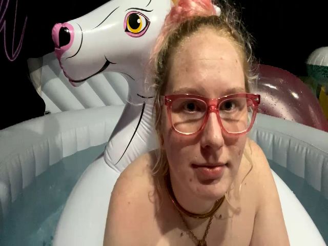 Live sex webcam photo for MsGrumpyCunt #261743384