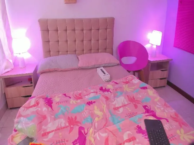 Live sex webcam photo for celest_ #253198073